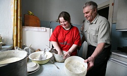 Социальные работники - первые помощники пожилых полысаевцев в домашнем хозяйстве